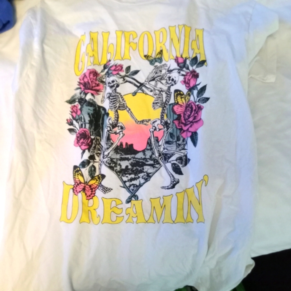 White t-shirt with print